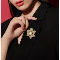 XSB289 - Luxury Diamond Flower Brooch